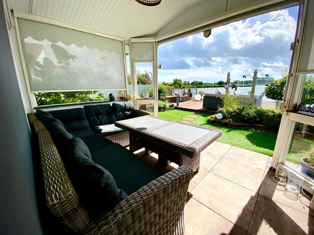 Ferienhaus Mit Wundervollem Seeblick Ferienpark Vislust Ijsselmeer Wervershoof Buitenkant foto